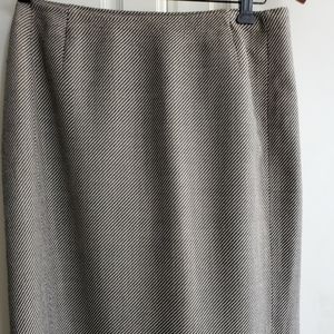 Carlisle classic black and white straight skirt